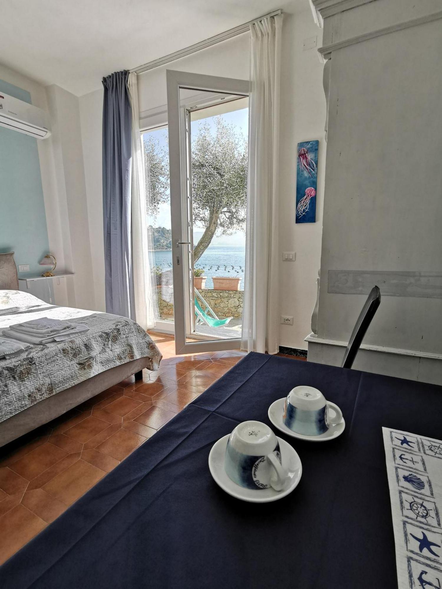 B&B La Palafitta Портовенере Екстериор снимка